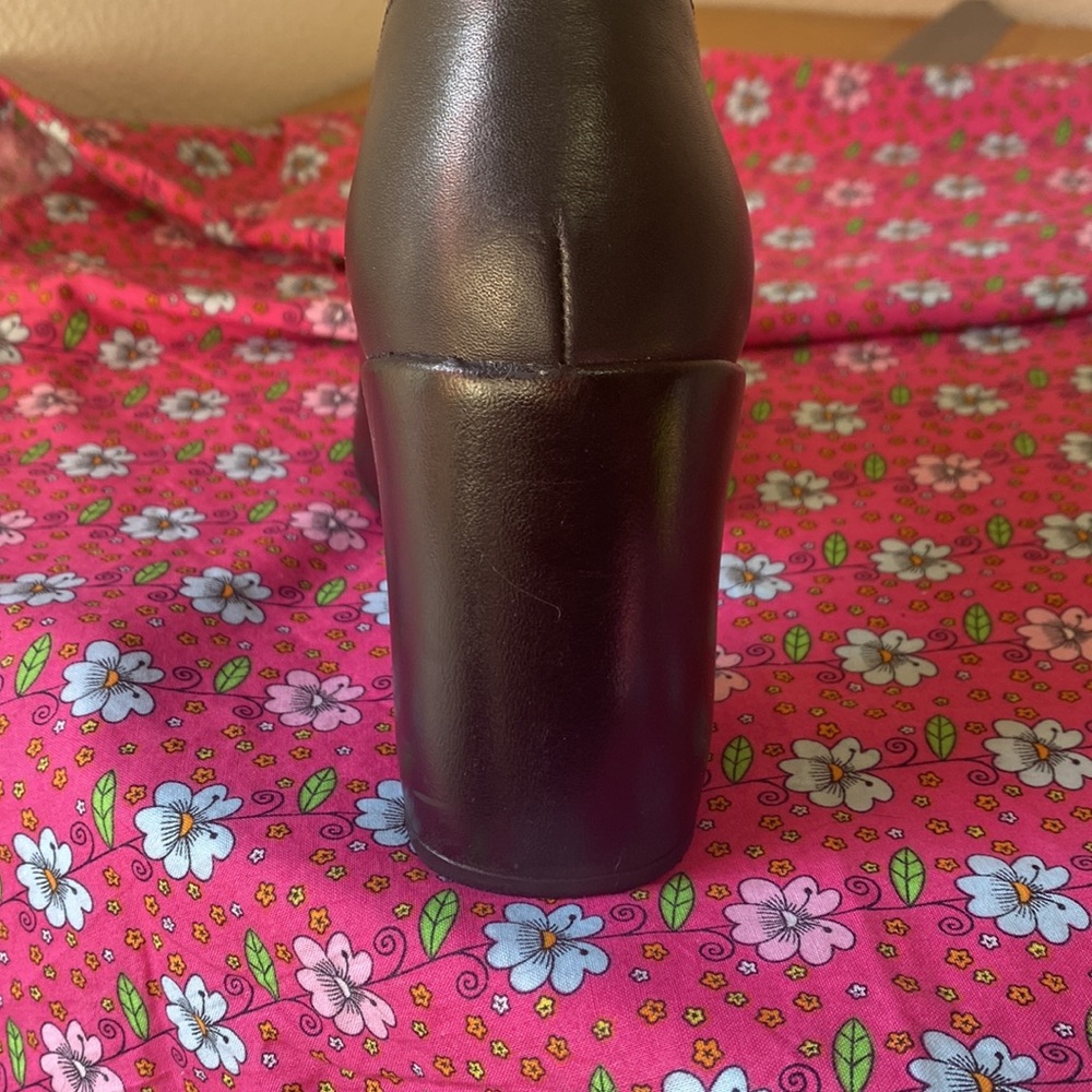 Steve Madden Boots 7 1/2 Practically New Ankle Bo… - image 2